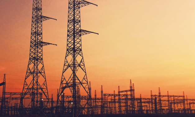 Power Outages in Ottawa Leave Over 30,000 Customers in the Dark